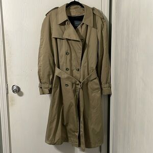 Vintage Christopher Hayes Men’s Tan Trench Coat Size 40R